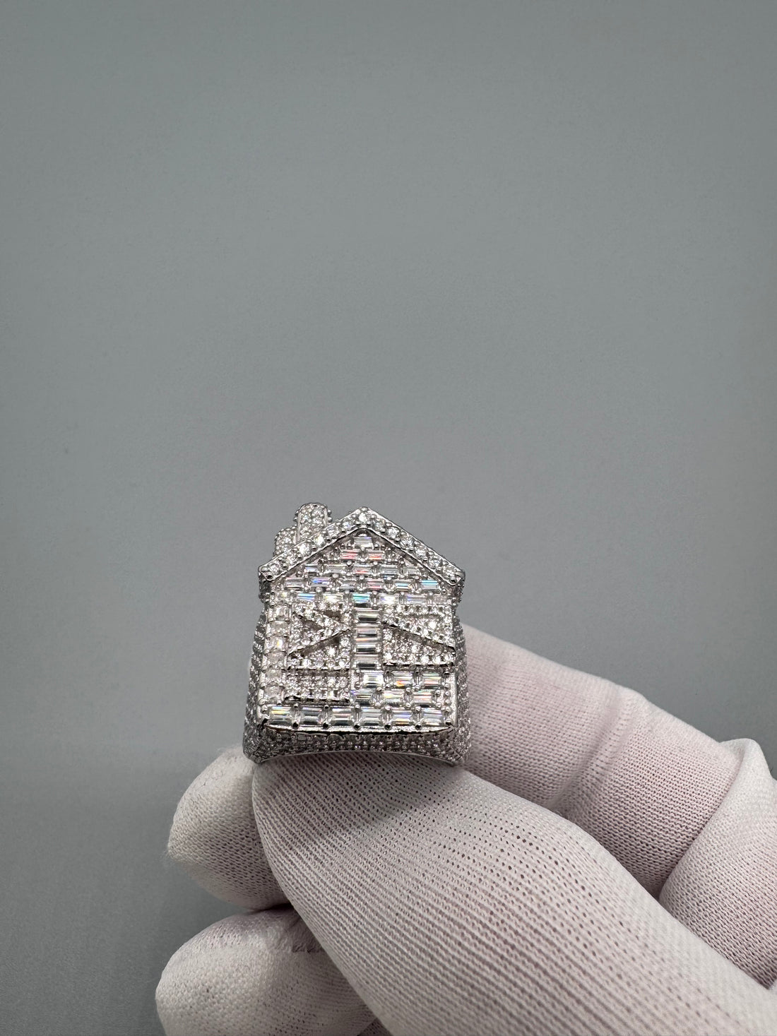 VVS1 Moissanite trap house ring