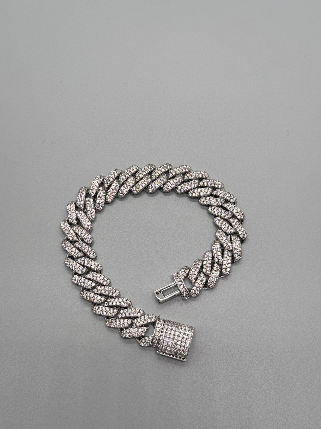13MM VVS1 Moissanite Cuban bracelet (white)