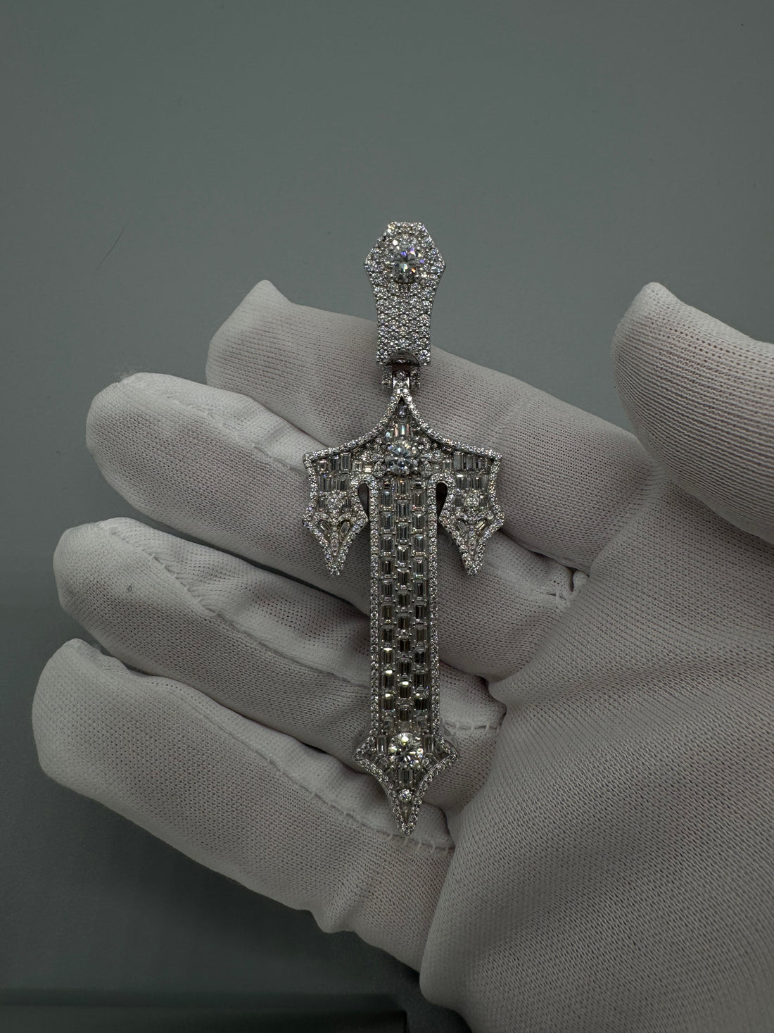 VVS1 Moissanite “T” pendant