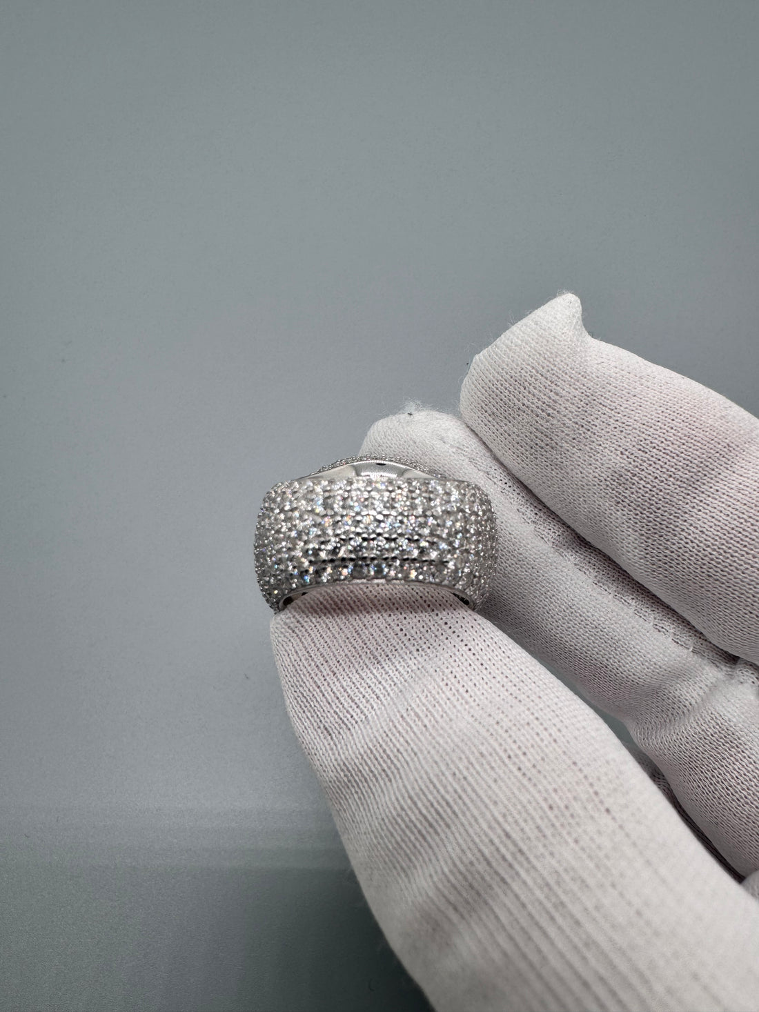 VVS1 Moissanite circle ring (white)